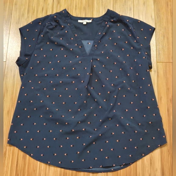 NWOT Fun2Fun Navy Blue Patterned Women's Top - Picture 1 of 7